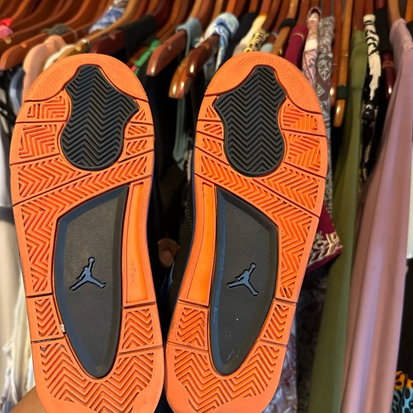 Jordan 4 Retro 2012 CAVS 6Y GS(Grade School) - Picture 6 of 15